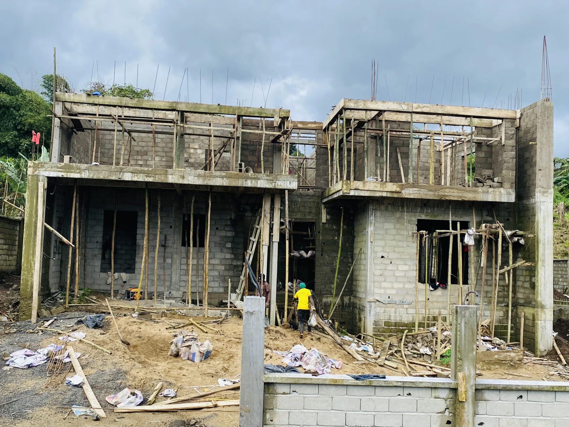 I built a 5 room duplex wit a garage, photo 1 of 6