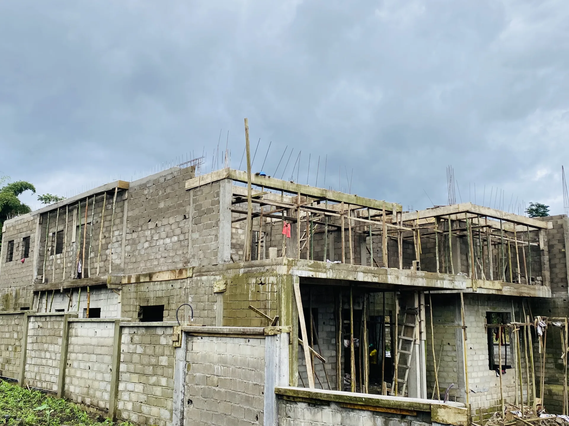 I built a 5 room duplex wit a garage, photo 4 of 6
